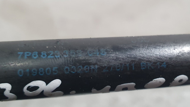 VAG 7P6823359 Амортизатор капота в наличии Ровно