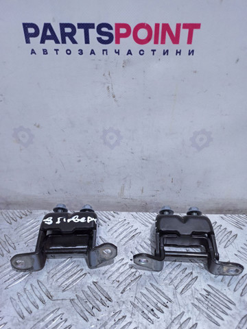 Петля задней двери, правой 824003NA1A NISSAN