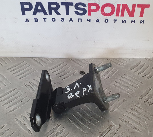 Петля задней двери, левой 824011CA0A NISSAN