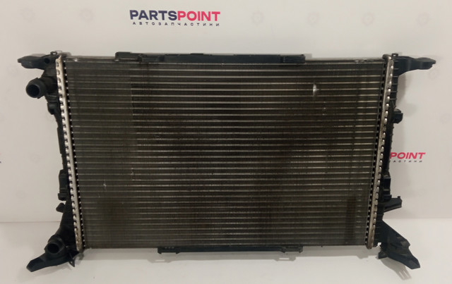 Радиатор охлаждения 8K0121251AJ VAG