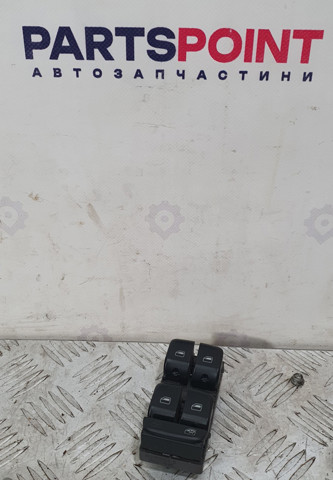 Кнопки переднего левого стекло подъемника 8K0959851D VAG