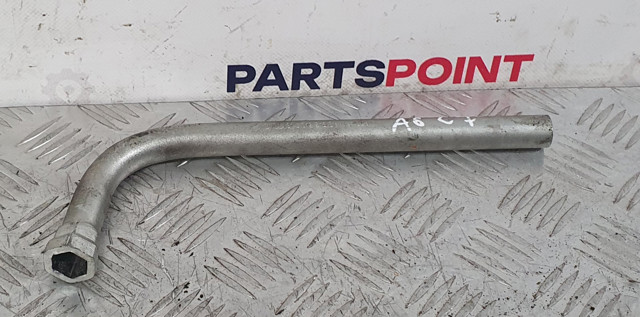 Крюк буксировочный 8N0012219 VAG