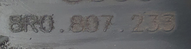 8R0807233 VAG Дефлектор переднего бампера купить в Хмельницкий