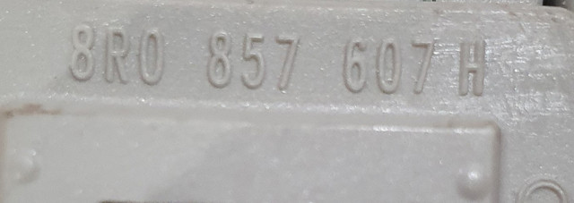 8R0857607 VAG купить в Хмельницкий