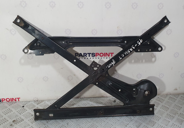 Усилитель переднего подрамника 8T2399345L VAG