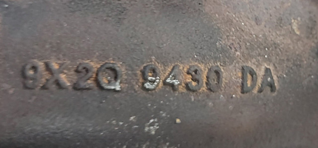 9X2Q9430DA Коллектор выпускной правый купить Николаев