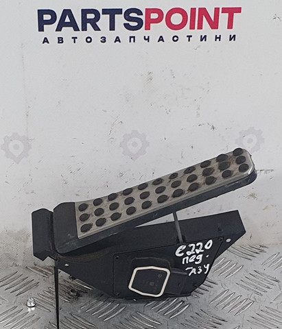 Педаль акселератора A2043000204 MERCEDES