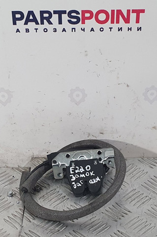 Замок двери багажника A2047500185 MERCEDES