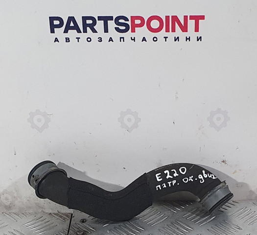 Шланг радиатора охлаждения нижний A2125018282 MERCEDES