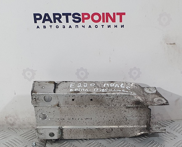 Энергопоглотитель переднего бампера A2126200895 MERCEDES