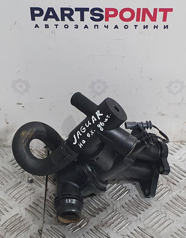 Кожух термостата JDE40345 JAGUAR