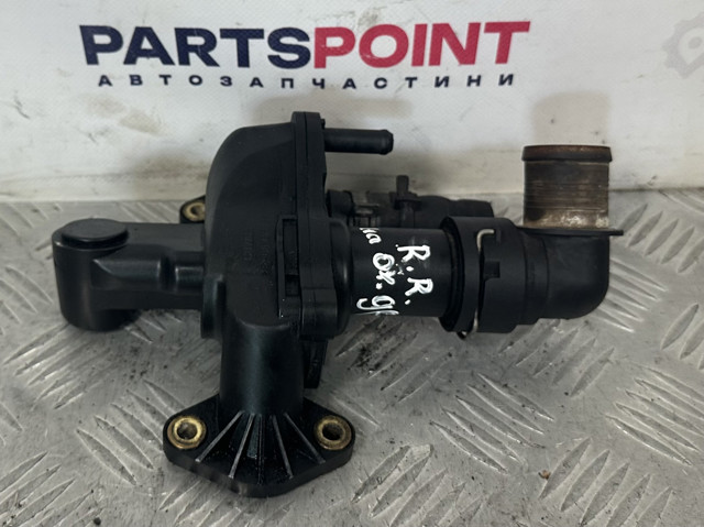 Кожух термостата LR073372 LAND ROVER