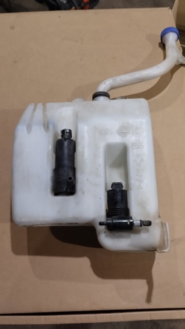 Бачок стеклоомывателя 289109U000 NISSAN