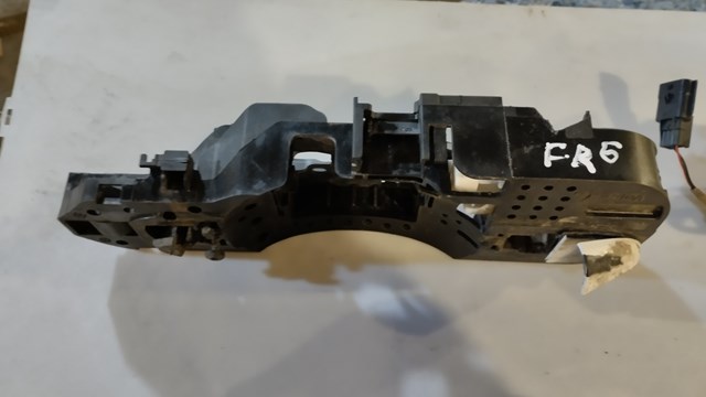 RENAULT 806060041R Держатель наружной ручки двери передней правой в наличии Львов