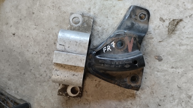Гидроопора двигателя правая 8200204600 RENAULT