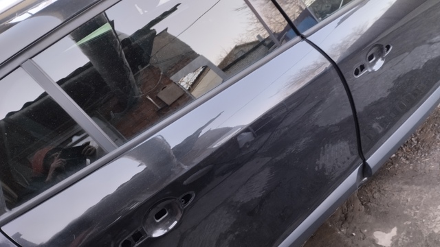 Задняя правая дверь 821003697R RENAULT