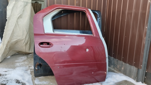 Задняя правая дверь 821009214R RENAULT