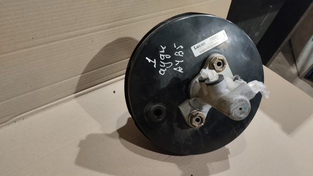Усилитель тормоза вакуумный 8D0612105A VAG