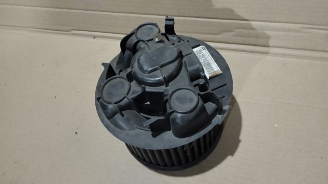 Электромотор печки F667217D NISSAN