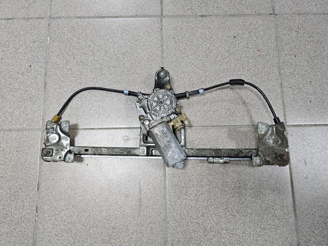 Стеклоподъемник задней правой двери 1407301246 MERCEDES