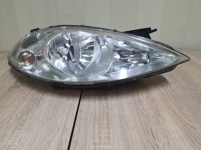 Фара передняя правая 1698200261 MERCEDES