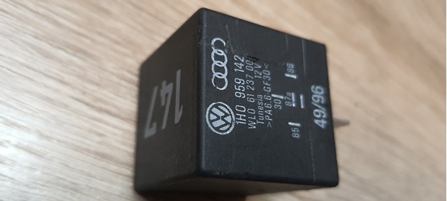 Лобовое стекло Volkswagen Passat B3, B4
