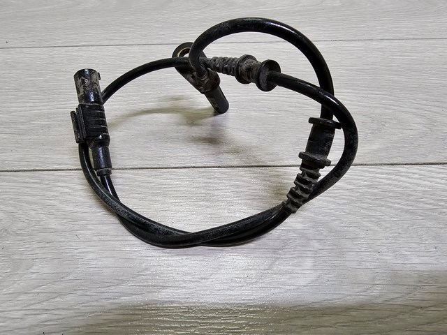 Датчик АБС (ABS) передний 2115401317 MERCEDES