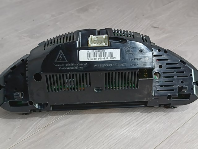 MERCEDES A2115409511 Панель приборов в наличии Сумы