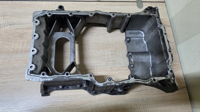 215102F001 HYUNDAI Поддон масляный картера двигателя, верхняя часть купить в Днепр