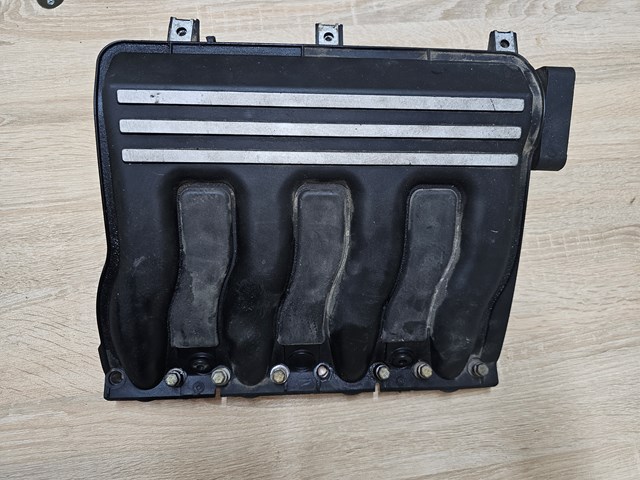 Коллектор впускной 2246942 BMW