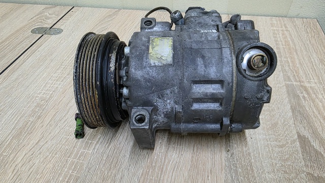 Компрессор системы кондиционирования 4D0260808 VAG
