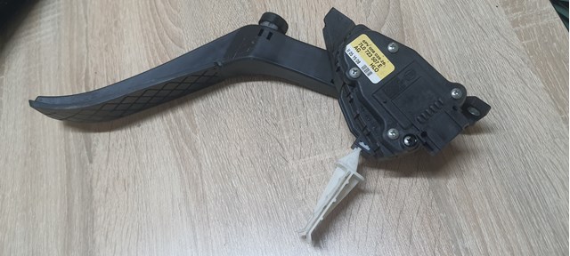 Педаль акселератора 7L0723507E VAG