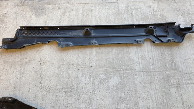 Защита днища, правая 7L0825212A VAG