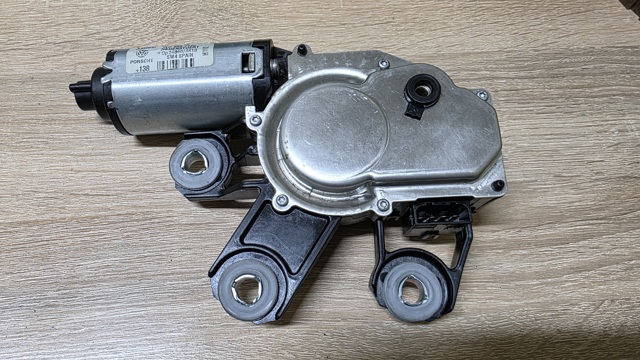 Мотор заднего стеклоочистителя 7L0955712C VAG