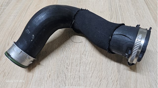 Патрубок интеркуллера 7L6145738A VAG