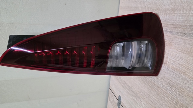 Задний правый стоп 8200394724 RENAULT