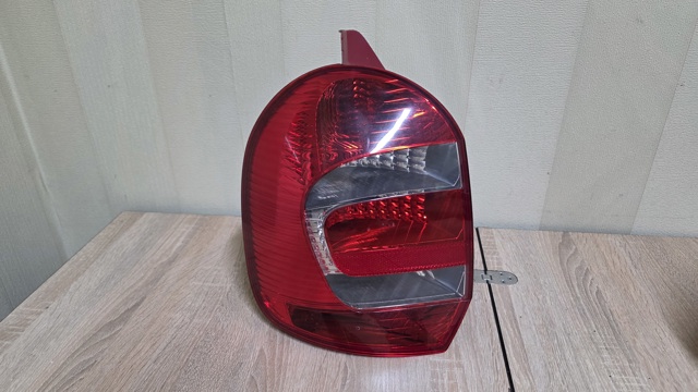 Задний левый стоп 8200658411 RENAULT