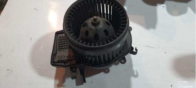 Двигун вентилятора пічки (обігрівача салону) комплектный 9400784
