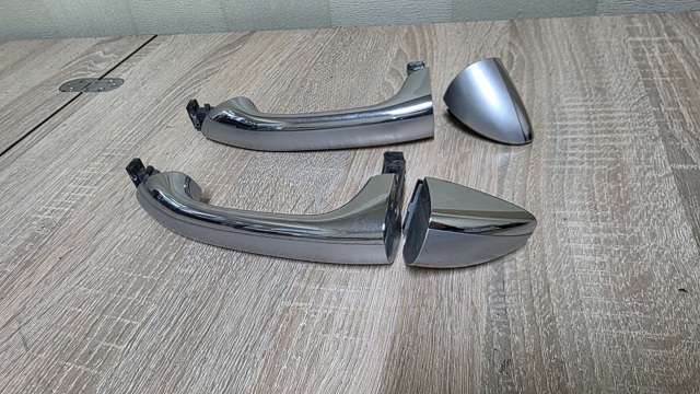 Ручка передней двери наружная, левая A1647600570 MERCEDES
