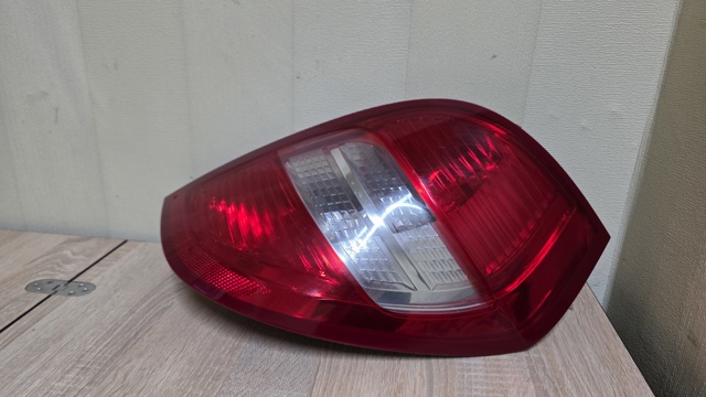 Задняя правая фара A1698202864 MERCEDES