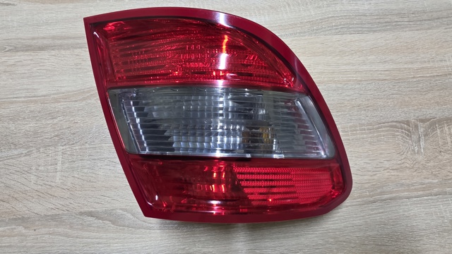 Задний левый стоп A2049069102 MERCEDES