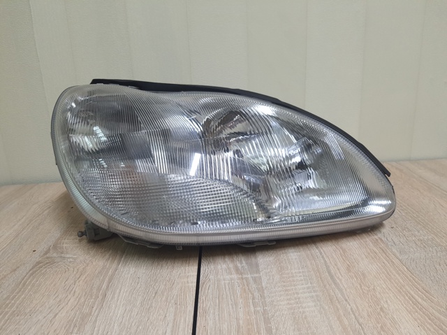 Фара передняя правая A2208200261 MERCEDES