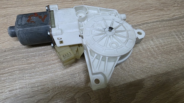 Привод электростеклоподъемника задний A2518200108 MERCEDES