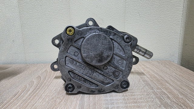 Насос вакуумный A6422300165 MERCEDES
