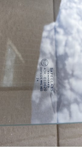 803002S403 NISSAN Стекло двери передней правой купить в Ирпень