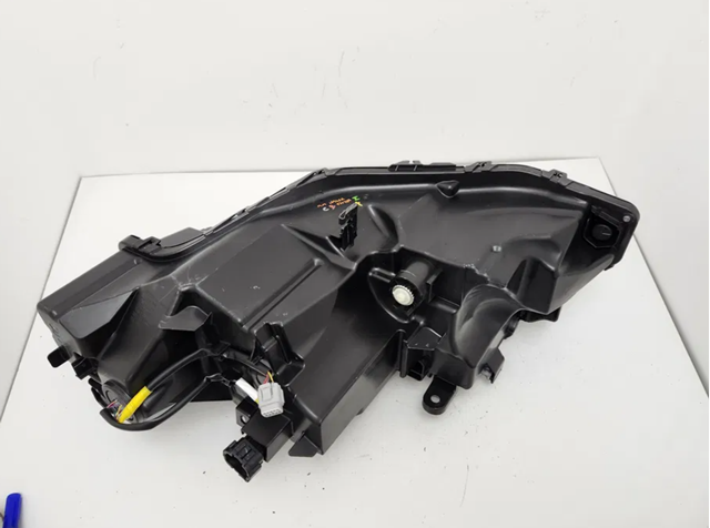 260106RR6A NISSAN Фара правая купить в Кривой Рог