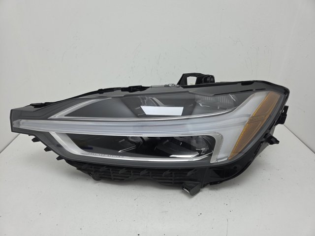 Фара левая передняя 32208975 VOLVO
