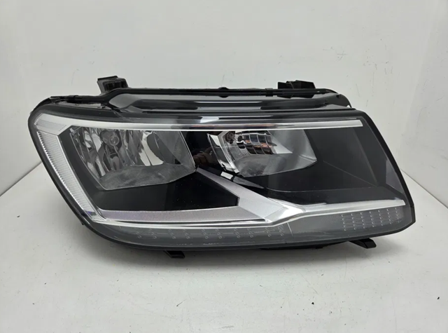 Фара правая 5NL941006 VAG