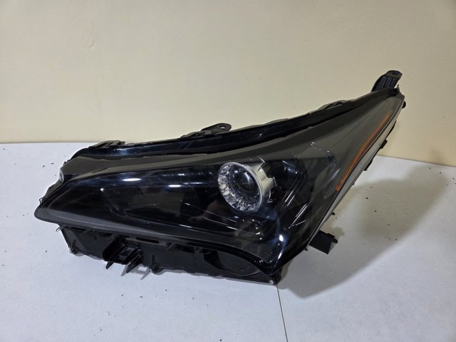 Блок фара левая 8107078190 TOYOTA