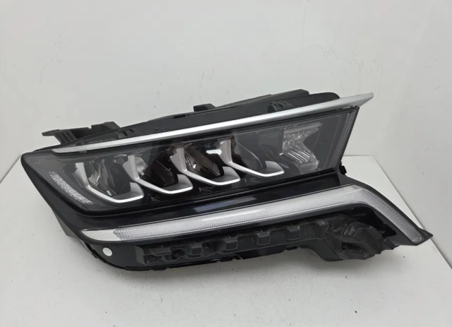 Фара правая 92102P4000 HYUNDAI